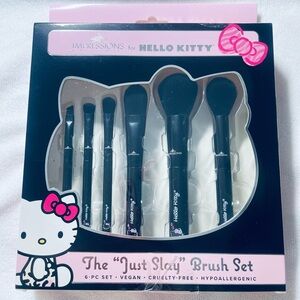 Hello Kitty Pink and Black Brush Set